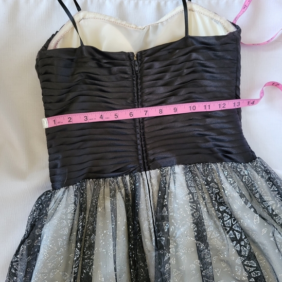 Strapless black full-length gown with silver sparkles in the skirt, size 7/8 - Picture 12 of 14